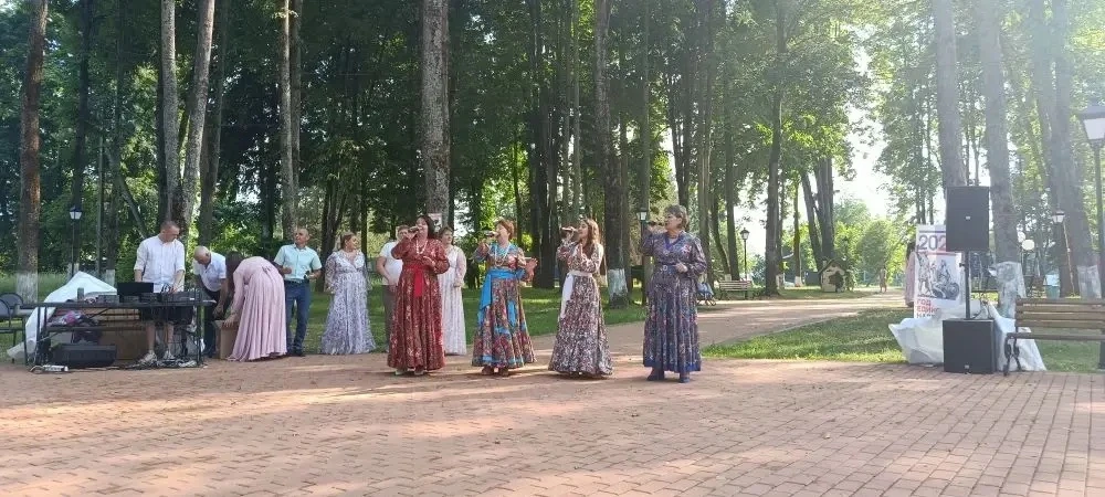 📢 В честь Дня России: фестиваль народного творчества

12 июня 2026 года вокальный коллектив «Поющие