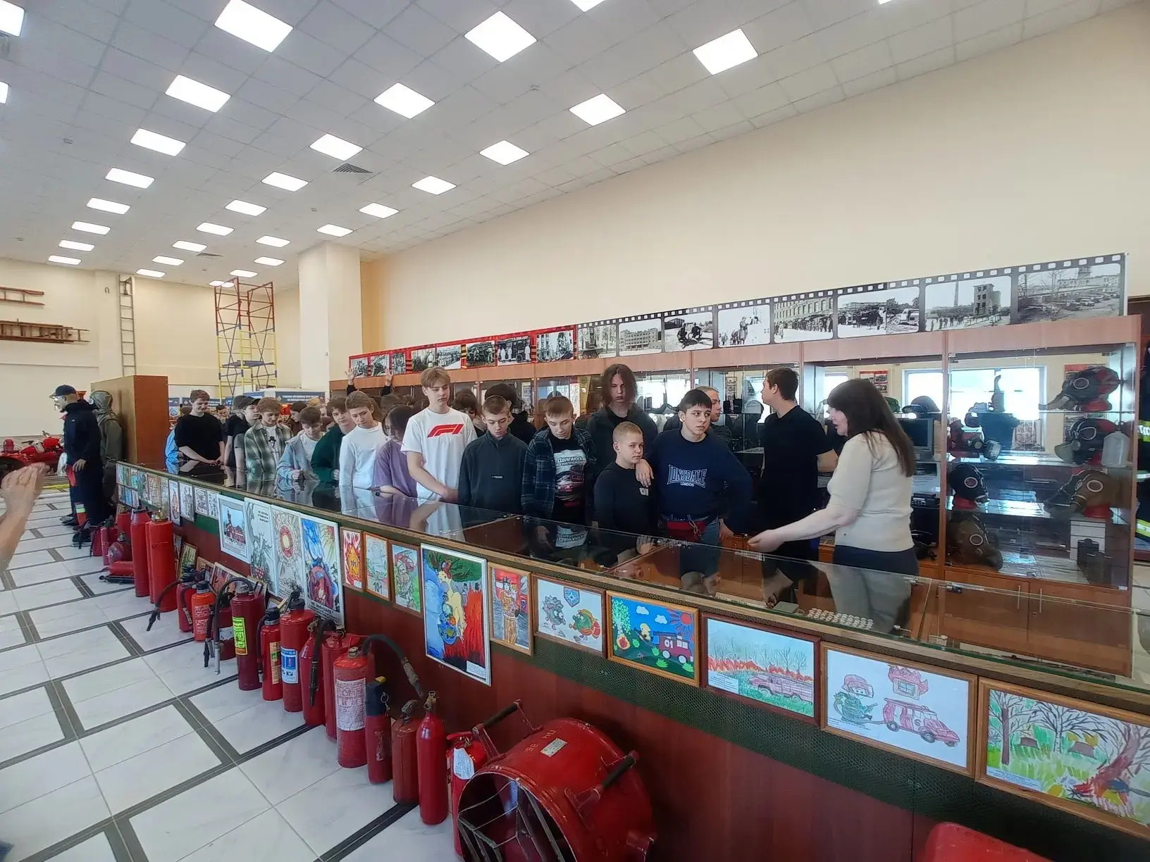 🚒 Лицеисты на экскурсии в музейно-выставочном центре МЧС  19 марта обучающиеся МОУ «Лицей №7»  вмест