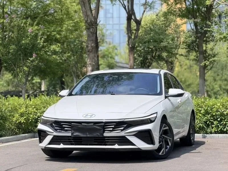 🚘 Hyundai Elantra  версия LUX «Престиж»
