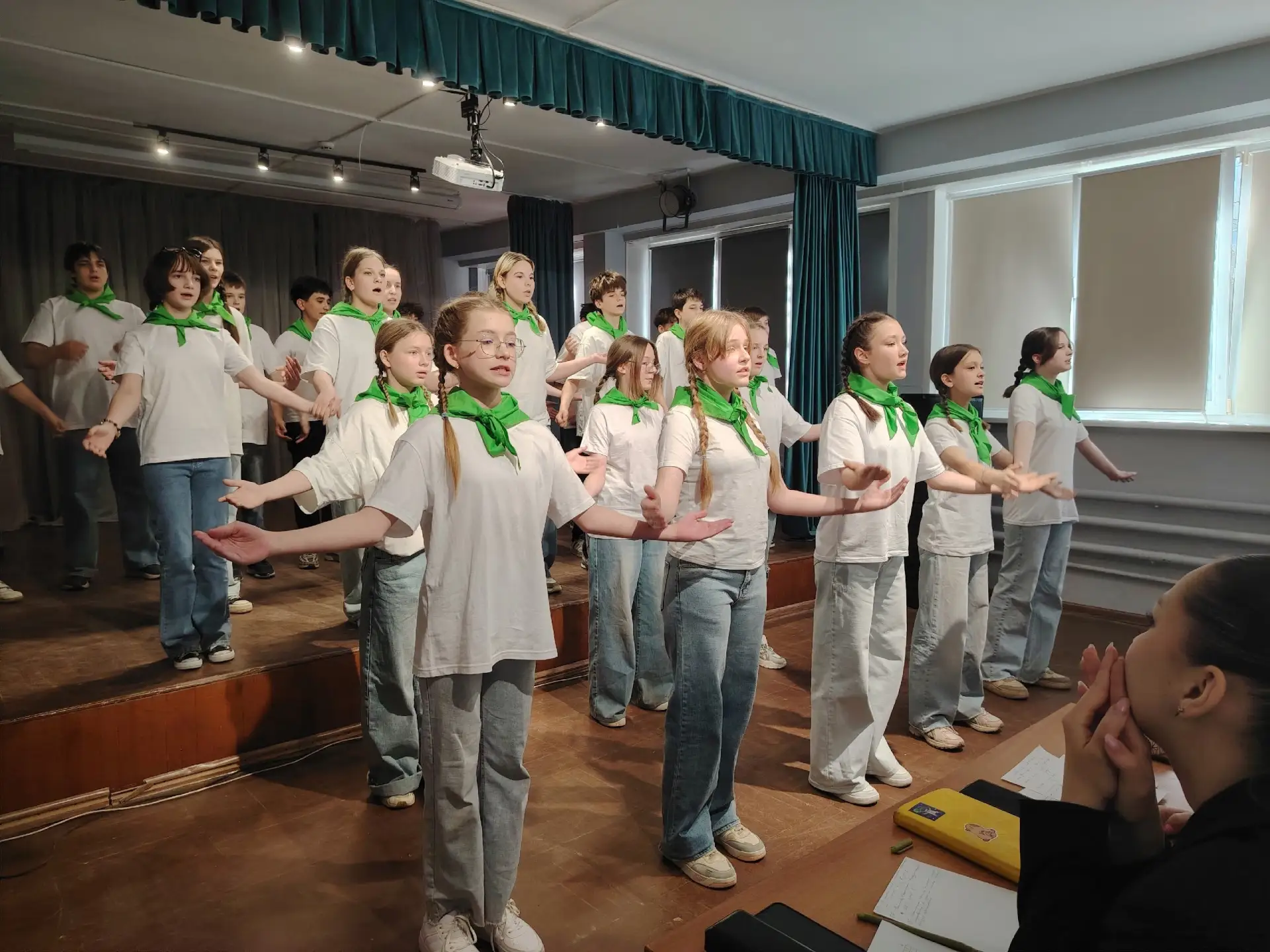 🎶 16 апреля в параллели 6-х классов гимназии прошёл первый музыкальный конкурс хоровых...