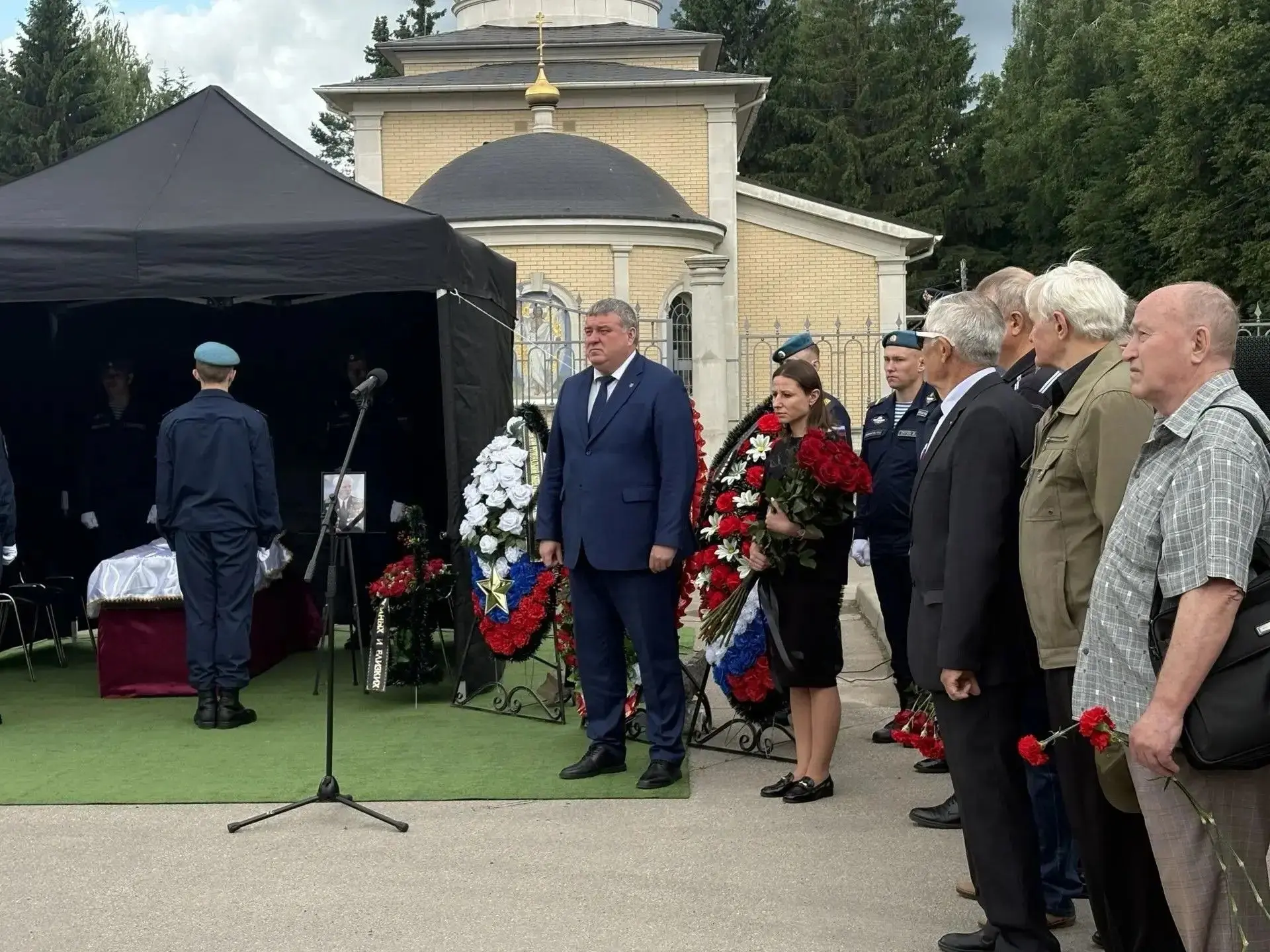 Память об Иване Федосееве навсегда останется в наших сердцах
 
Проводили в последний путь участника 