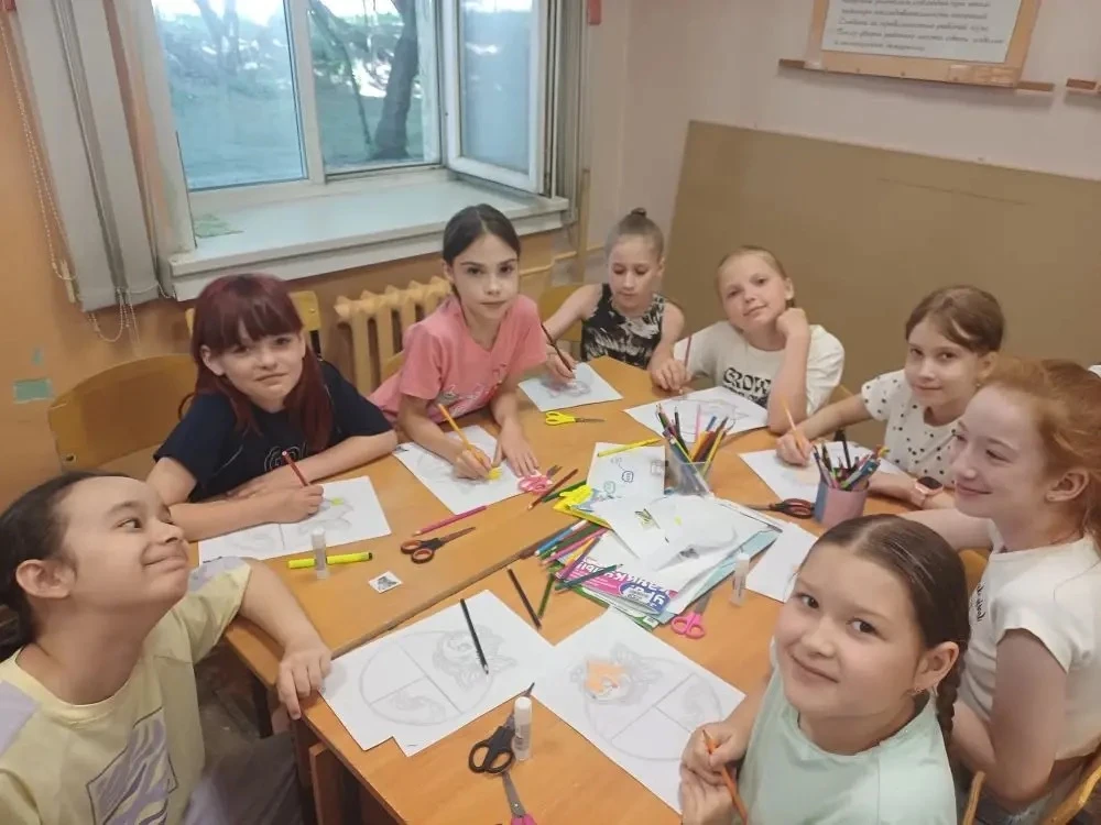 🎩 «Я помню чудное мгновенье…»: празднуем Пушкинский день и День русского языка! 🇷🇺✍️

6 июня — ос