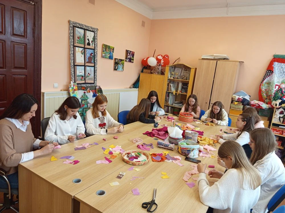 🪷 Сегодня для 6 класса урок труда прошёл в необычном месте — в Городском Дворце культуры железнодоро