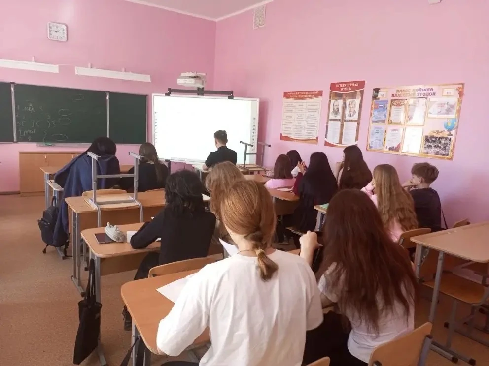 🎓 Внимание, родители и ученики!  📚В ближайшие дни у наших выпускников начинаются первые государствен