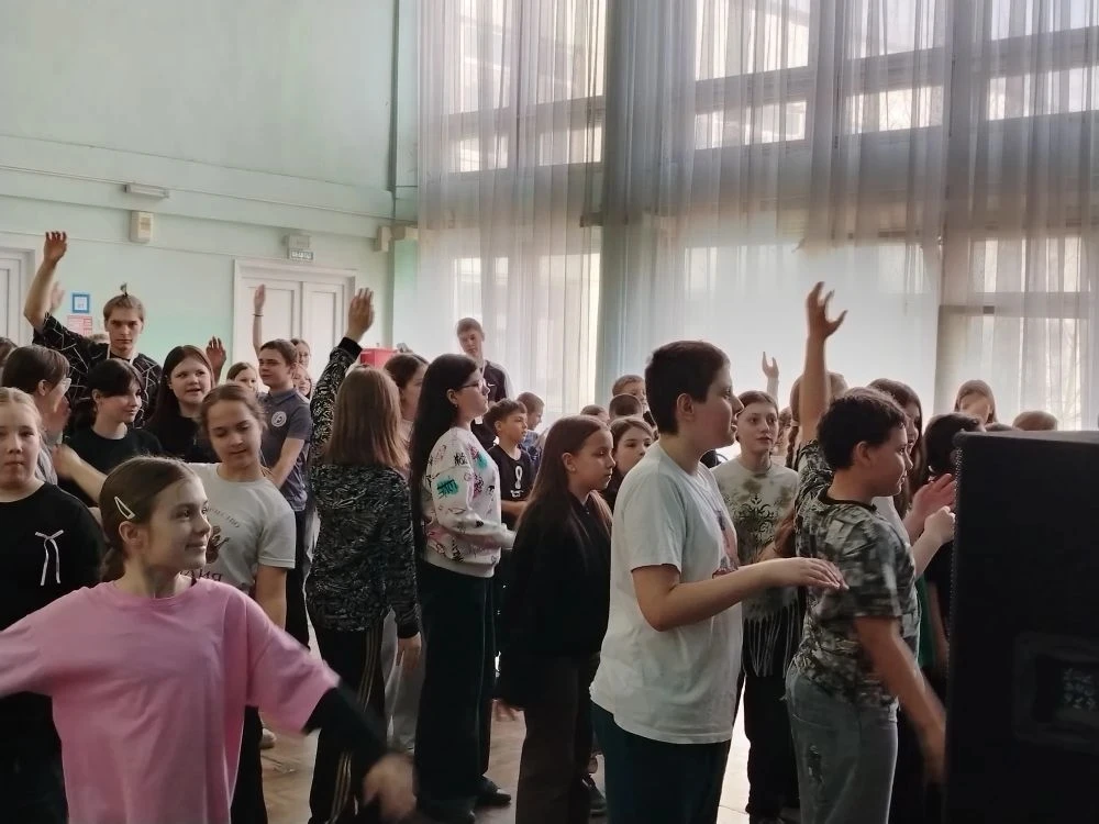🎉 Весенний лагерь «Салют» открыт! 🎉  30 марта в нашей школе состоялось торжественное открытие весенн
