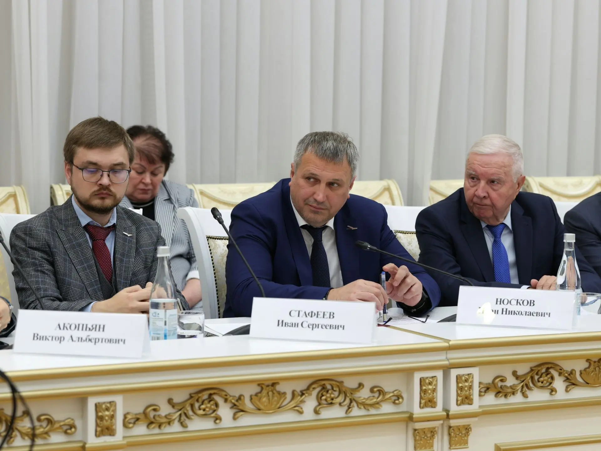 Представил губернатору Самарской области Вячеславу Федорищеву программу «Самара-450». Э...
