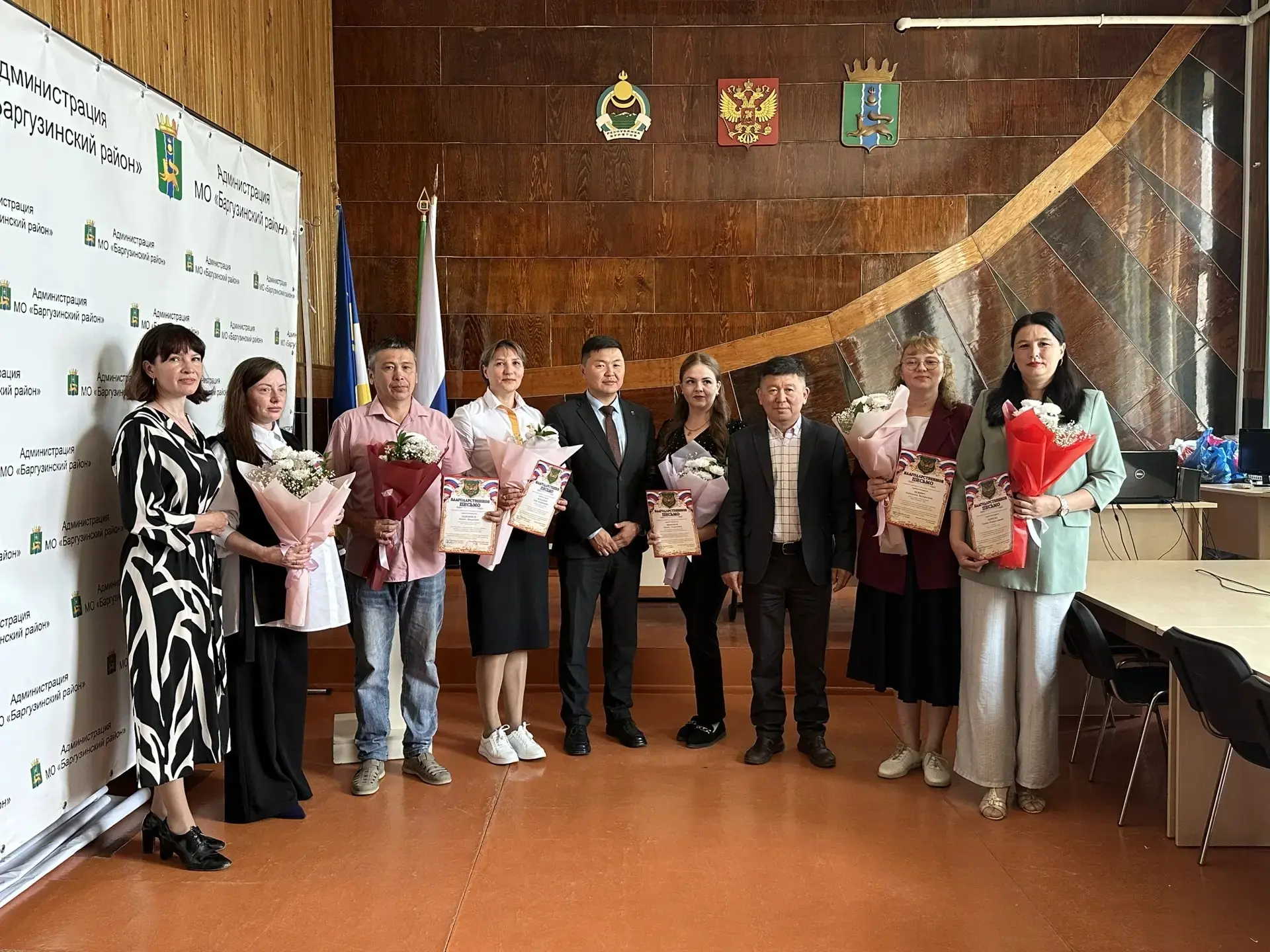 В Баргузинском районе наградили лучших педагогов и воспитателей 🍎🏆

В Баргузинском районе прошла т