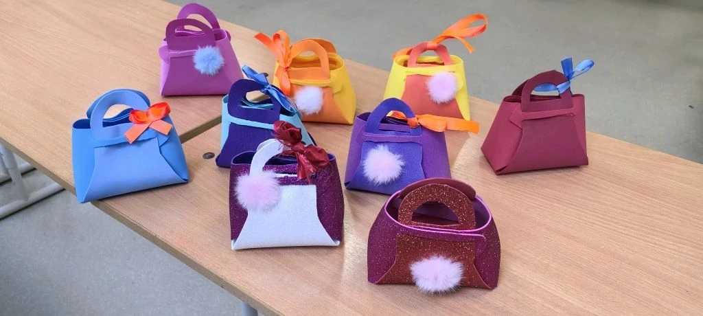 Приятно получать подарки, а если подарок приятно оформлен, то приятно вдвойне! 🎁✨

В отряде «Созвез