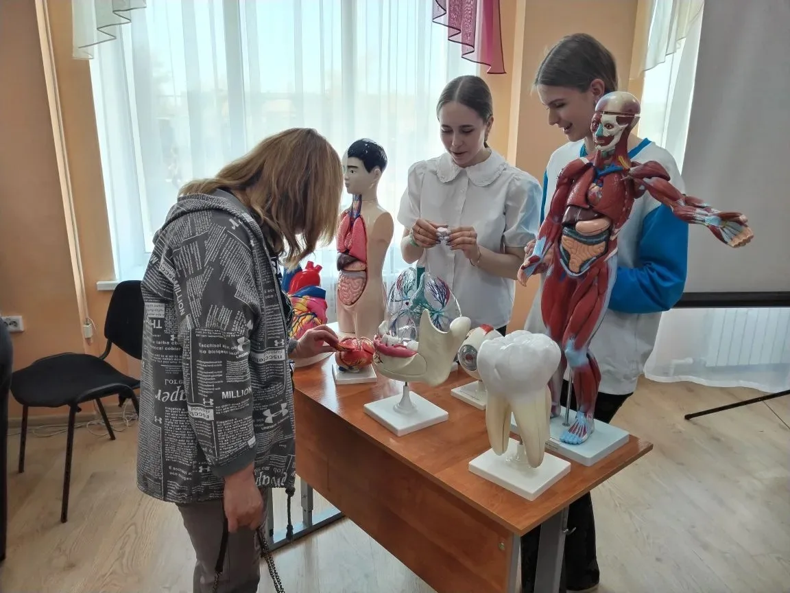 🏫 В рамках  регионального проекта «К соседям в гости»  нашу школу сегодня посетила  делегация из Чер