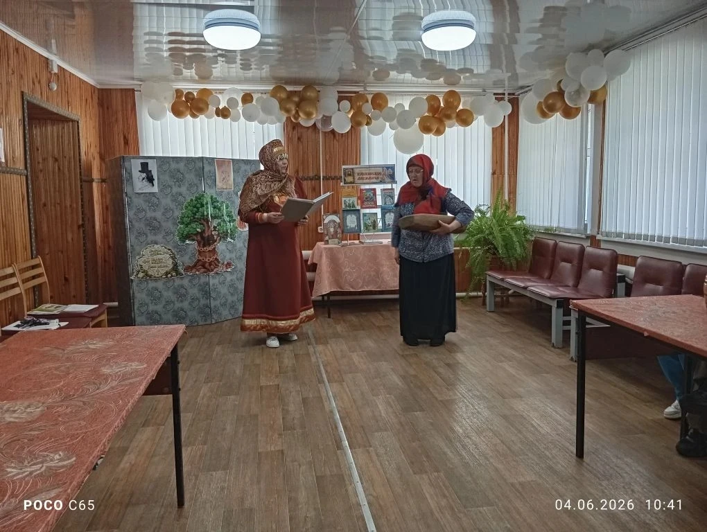 Сегодня ребята из лагеря "Пчёлки" побывали в библиотеке п. Лух.  Для них было проведено...