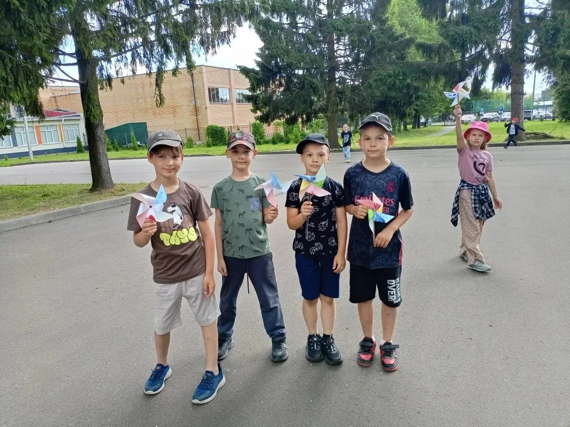 День ПДД в пришкольном лагере В нашем пришкольном лагере «Чемпион» сегодня прошел день, посвященный 