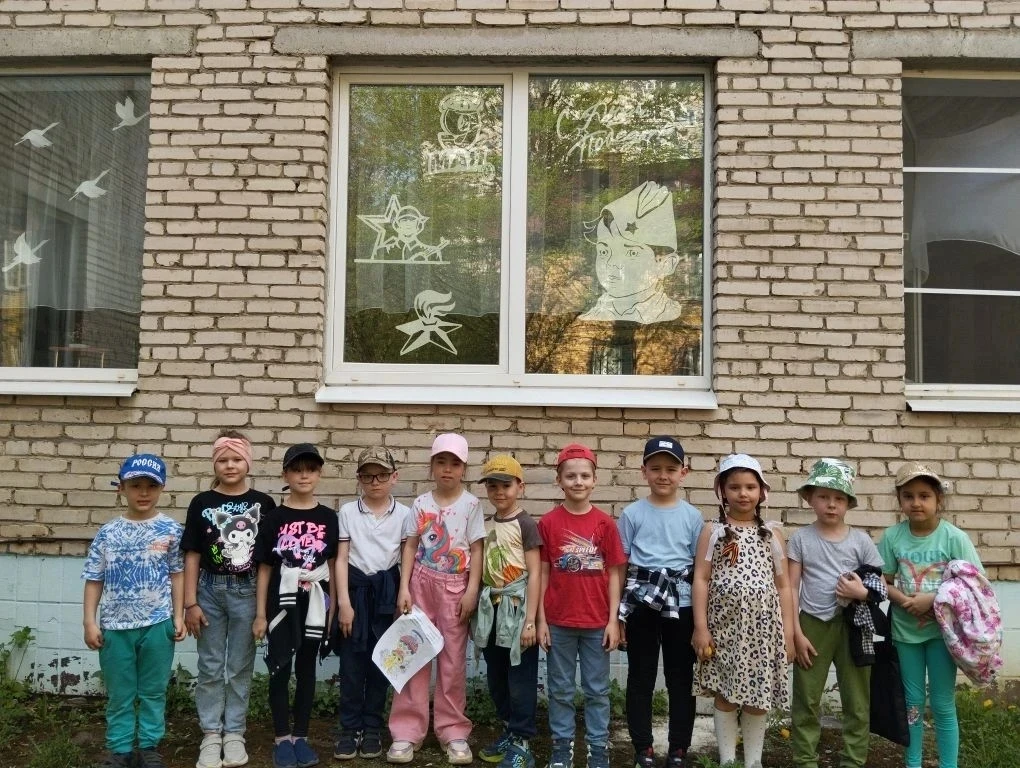 🪖🎗🪖 Традиционно дошкольное отделение №51 готовится к празднику Великой Победы.  Педагоги, родители и