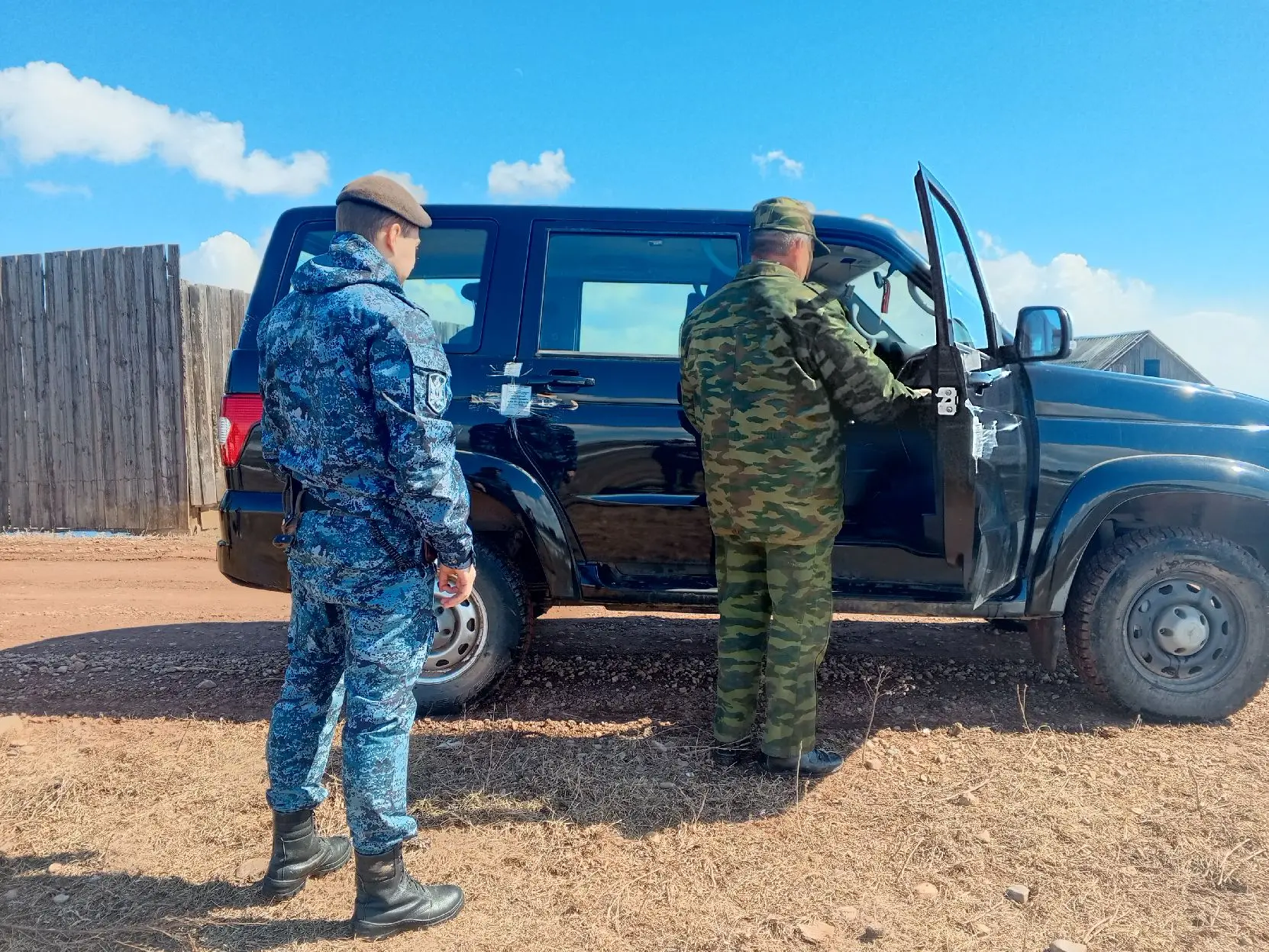 Дальше пешком

🚍Поездка за хлебом обернулась для гражданина утратой нового внедорожника.
🙍‍♂️50 ле