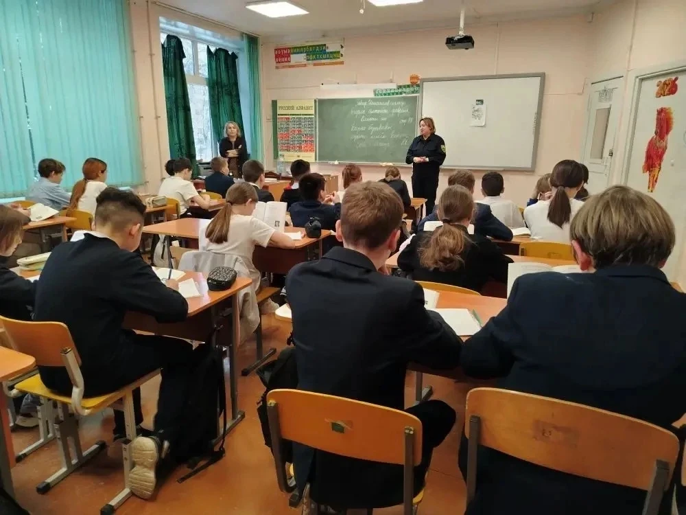 Профилактическая беседа с Центром общественной безопасности  На базе МАОУ Школа №129 прошли лекции д