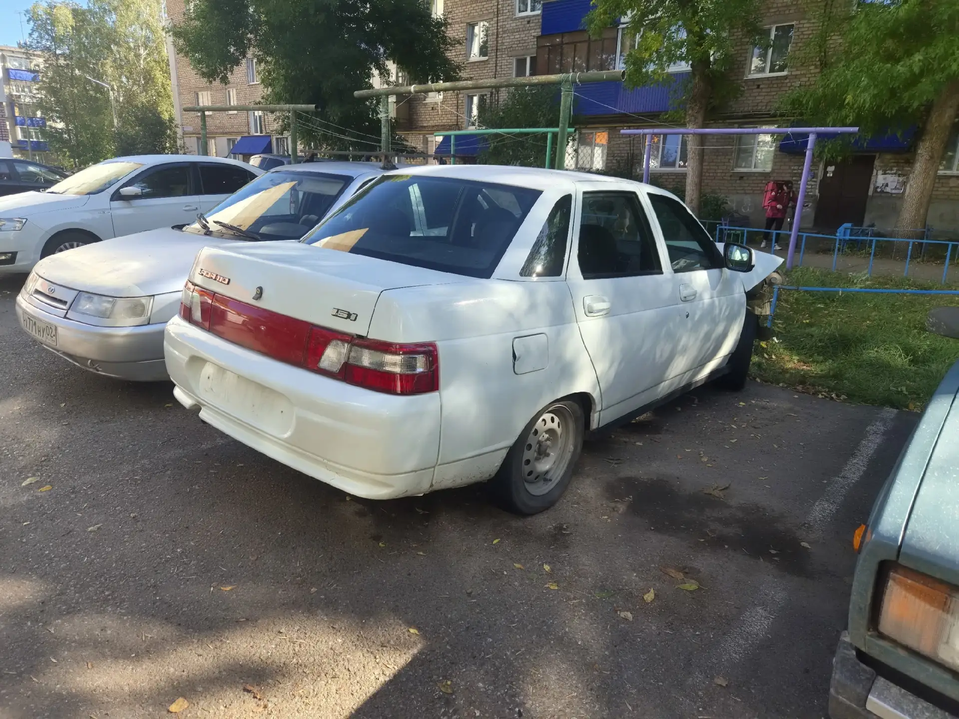 Продам в умелые руки.Ваз 2110 Богдан на 16- клапанном двигателе.Ходовая полностью обслу...