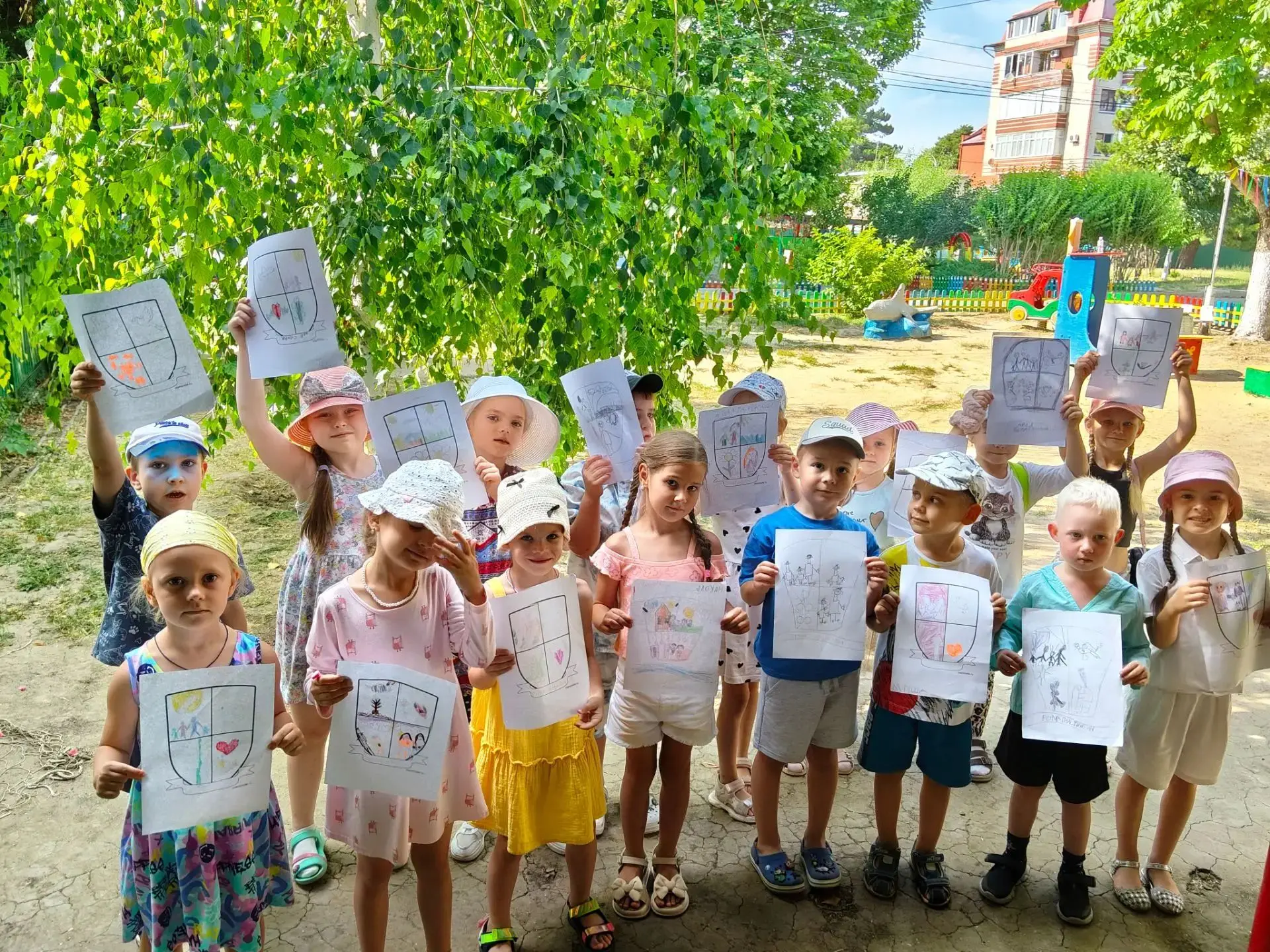 ✨ Герб семьи — символ единства и любви!

В рамках недели семьи наши воспитанники стали настоящими тв