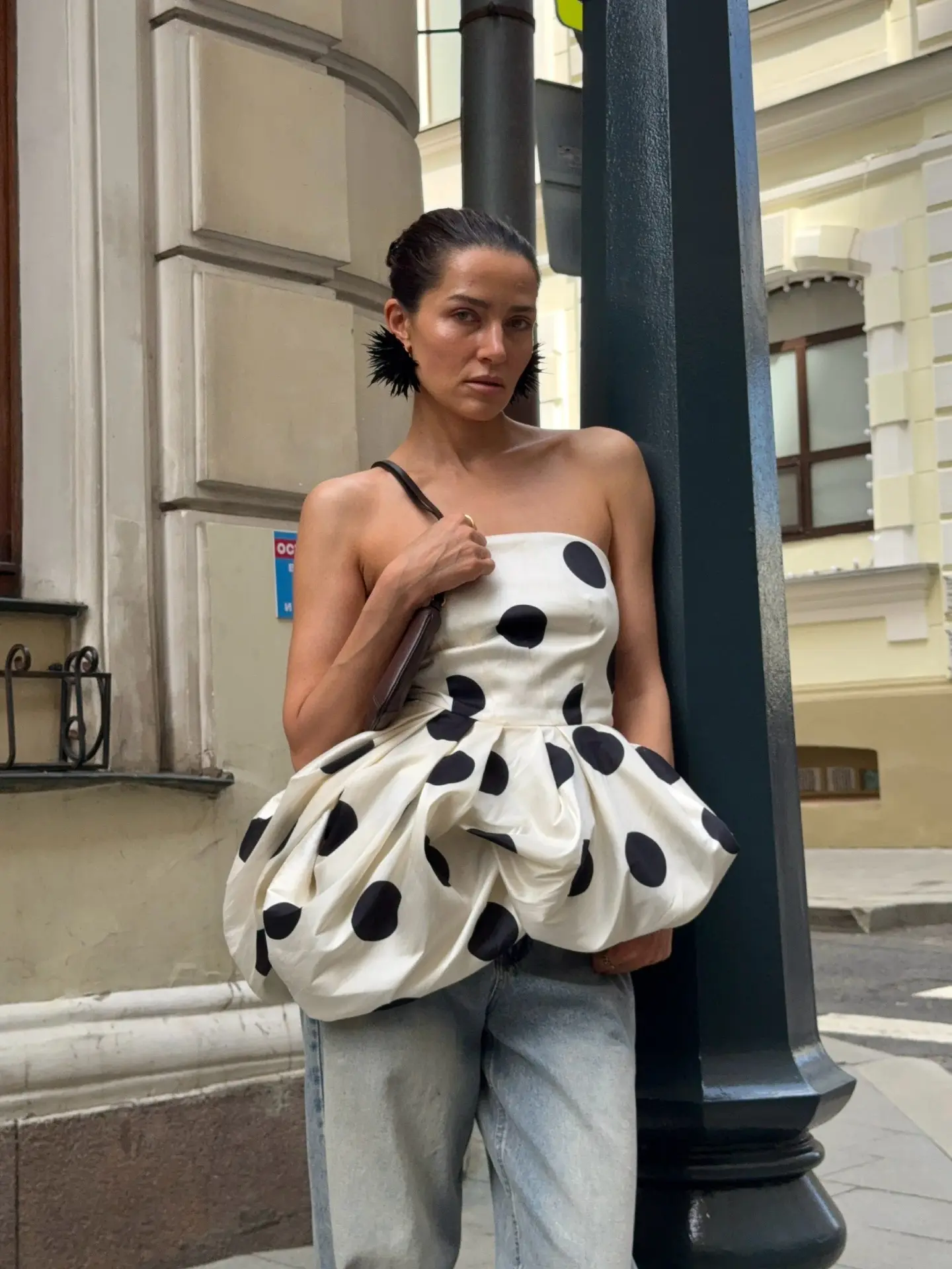 Красиво очень 🤍

Топ-бюстье из лимитированного дропа Polka Dot в антураже летнего города. 

Топ ост