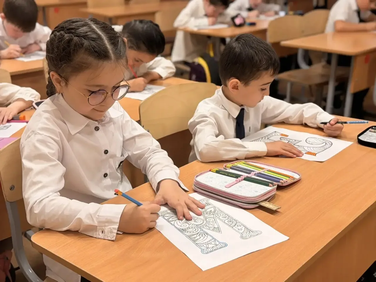 🎉 Кириллица и дети  📜 В преддверии Дня славянской письменности советник директора по воспитанию Кара