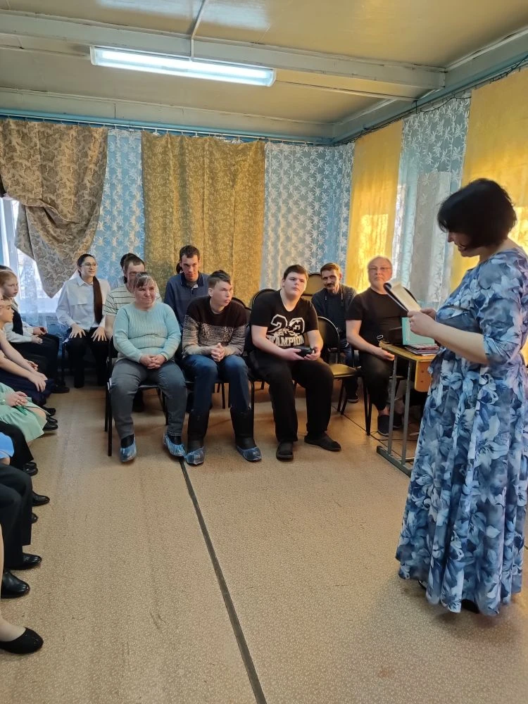 Сегодня на экскурсию в музыкальную школу приходили ребята из ЦСО. Директор школы провел...