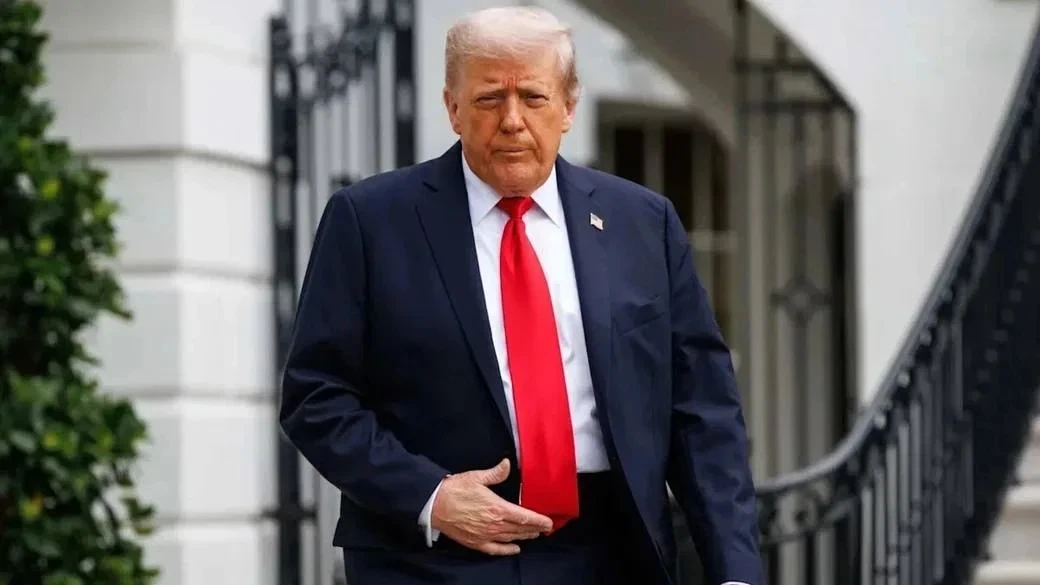 ⚡️Трамп призвал танкеры в Ормузском проливе показать, что у них «кишка не тонка».