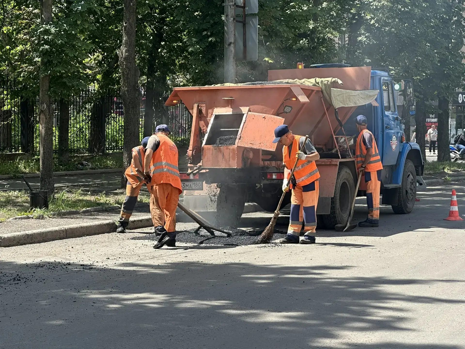 Ремонт дорожного покрытия по пр-кту Освобождения Донбасса