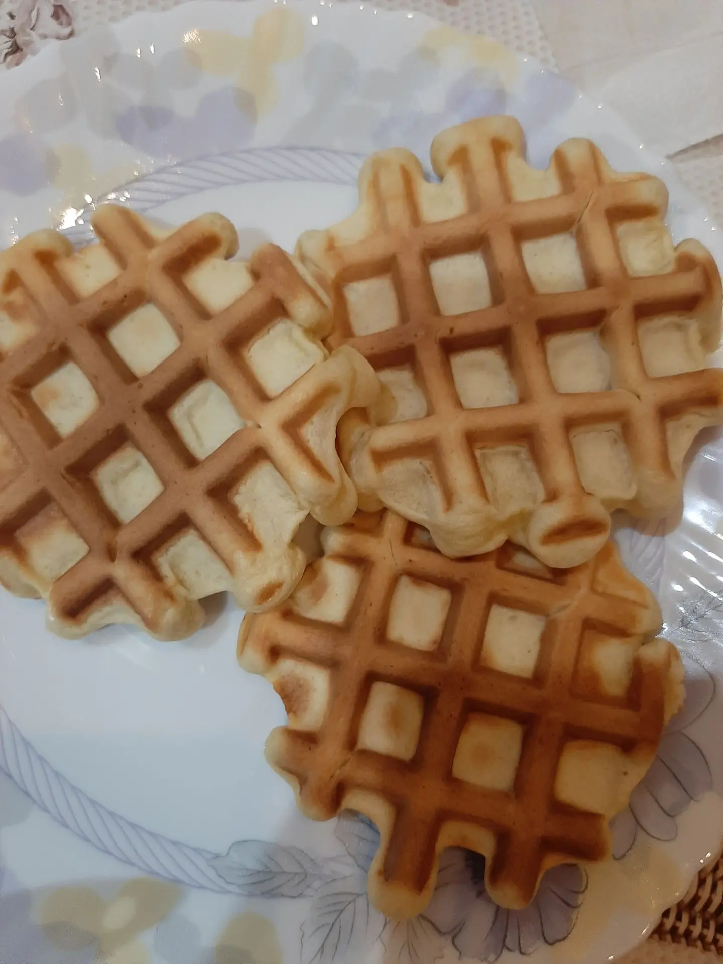 Всем сладкого осеннего утречка😊🧇☕ За окном идёт дождь🌧 у дочки тренировку отменили и...