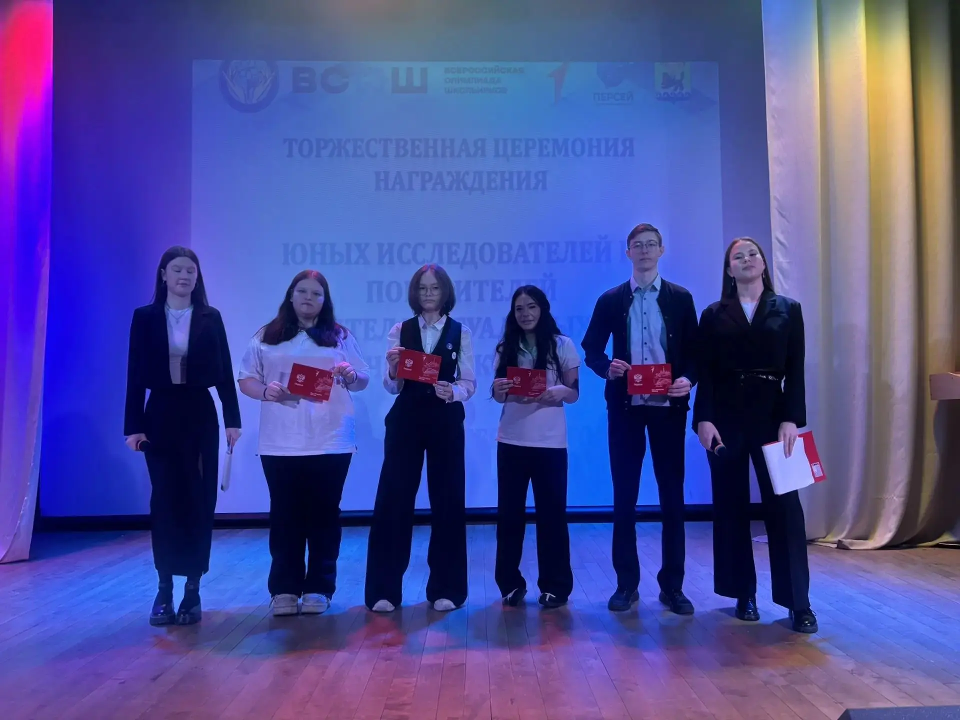 📢 Долгожданное награждение за победы! 🥇   18 февраля в актовом зале нашей школы состоялась торжестве