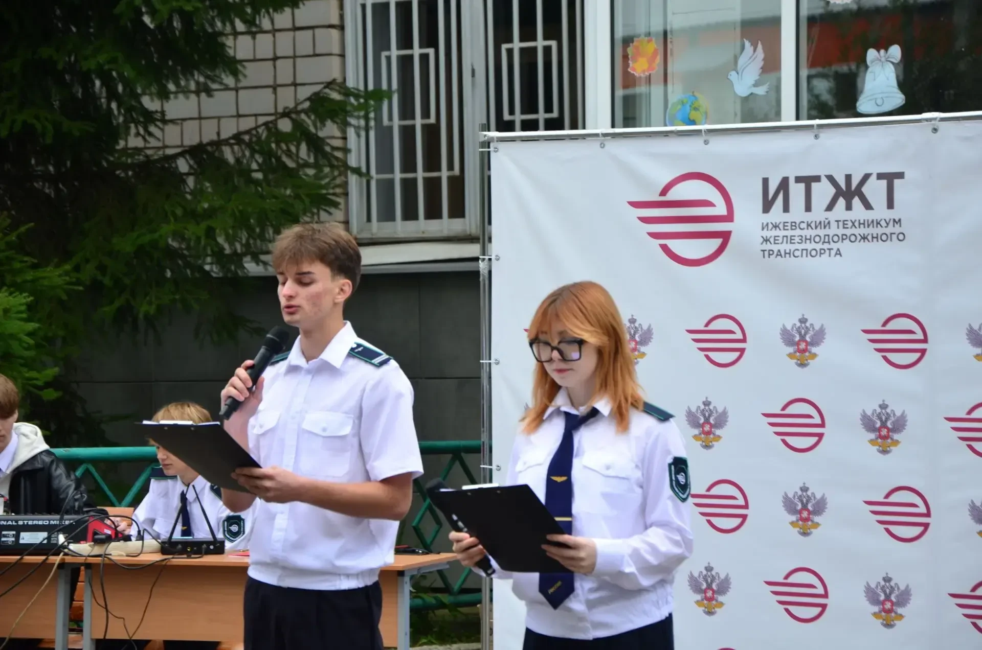 ТОРЖЕСТВЕННАЯ ЛИНЕЙКА