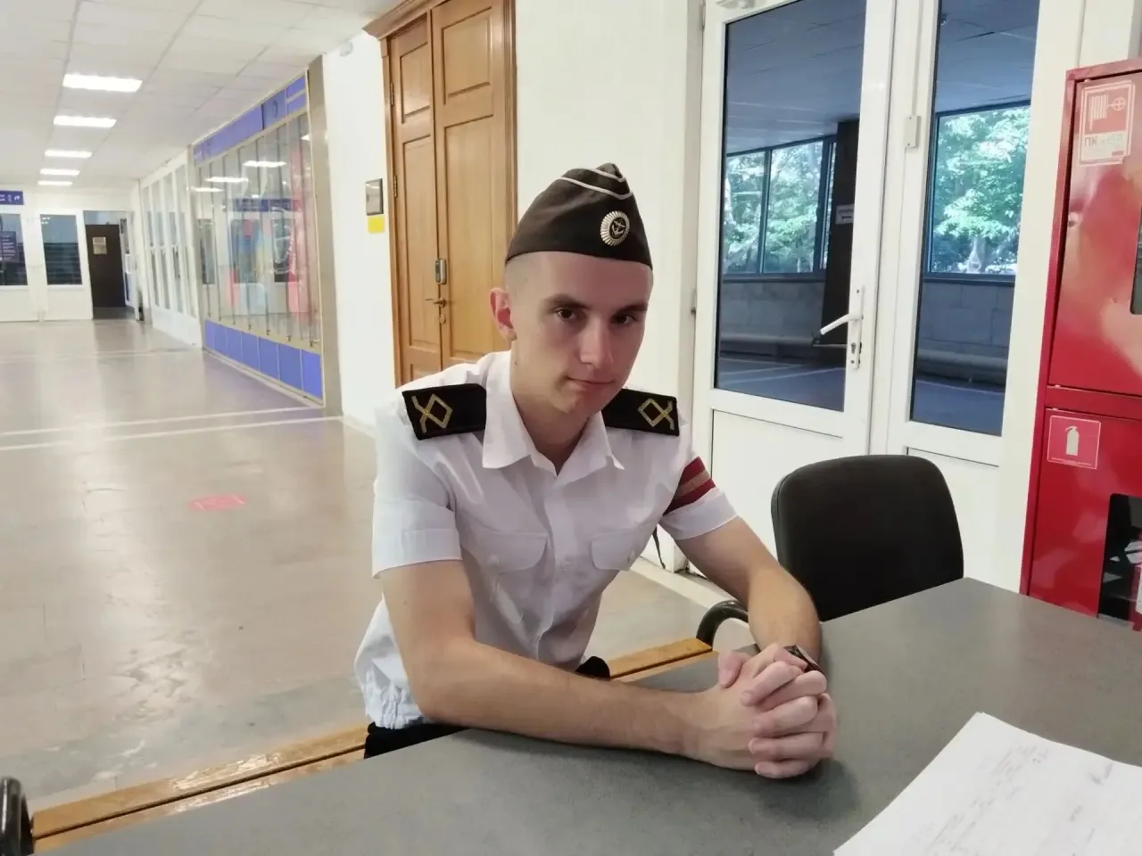 Доброго утра и отличной рабочей недели желает всем Константин Драгун, курсант 3 роты Факультета эксп