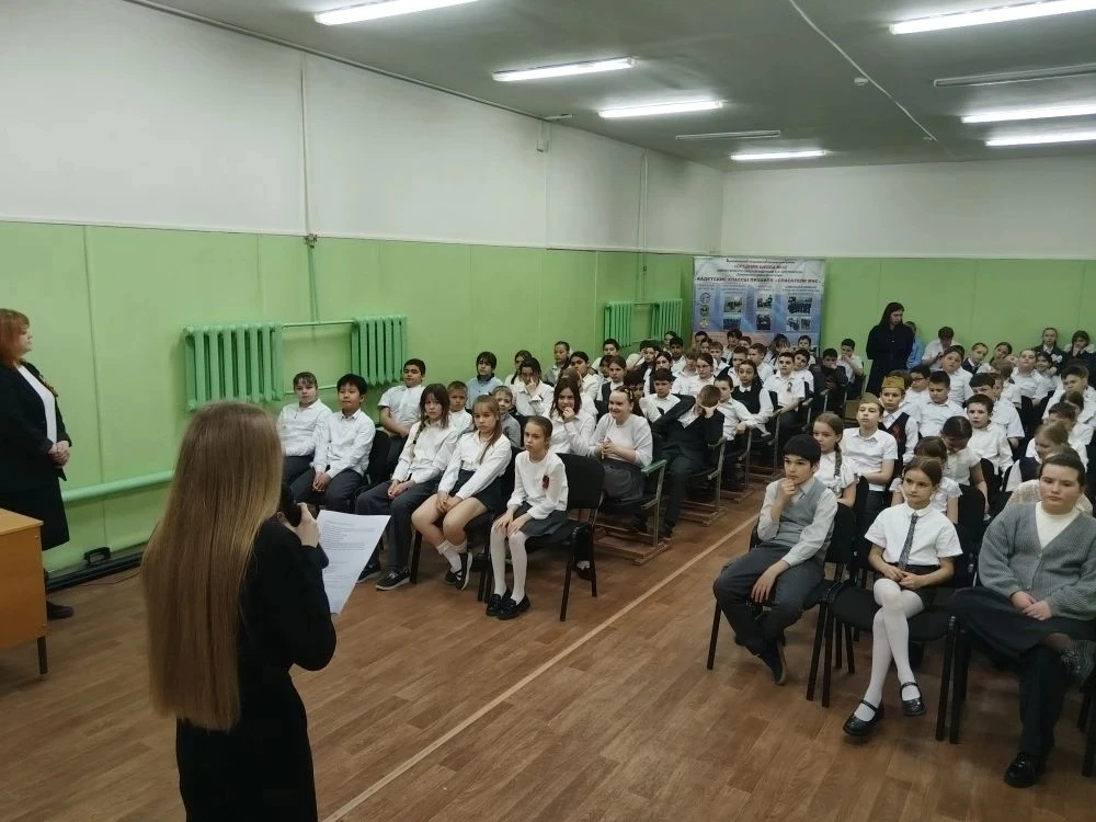 Концерт мира и добра: гости из музыкальной школы на нешей сцене.  Вчера в нашей школе прошло замечат