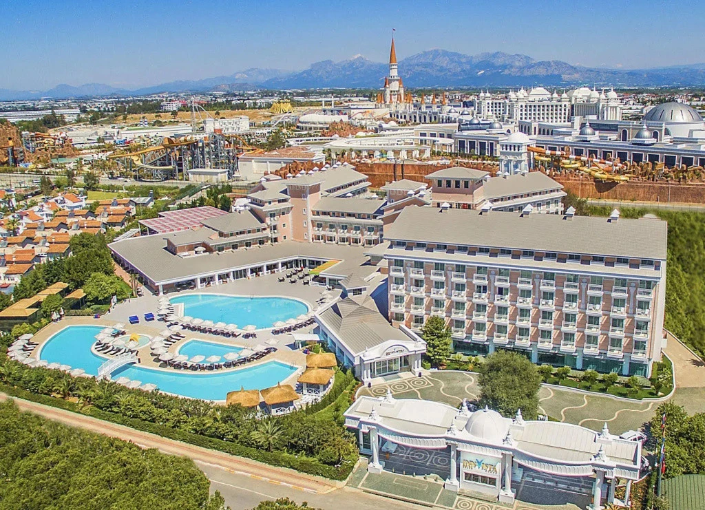 Откройте для себя INNVISTA (EX. VERA VERDE RESORT BELEK) в Белеке, Кадрие, в 900 м от м...