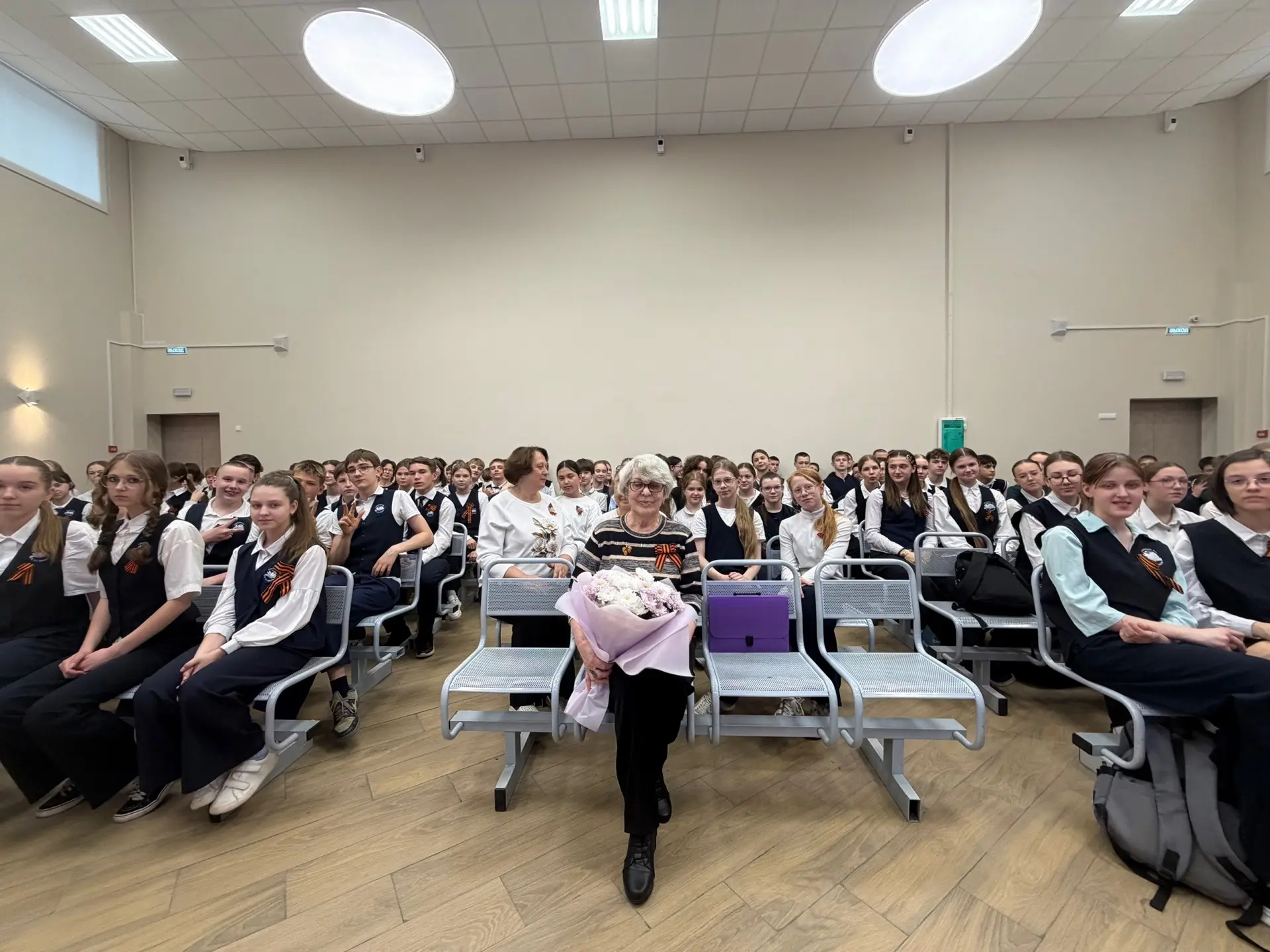 🗣 Классная встреча✅  В Гимназии №4 накануне 9 мая прошла «Классная встреча» с Ниной Игоревной Каберо