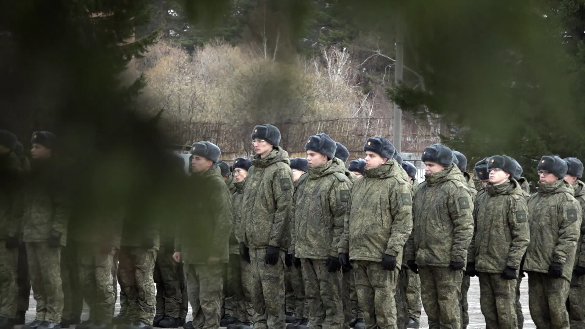 Около 2300 жителей Прибайкалья планируют направить на военную службу до конца года