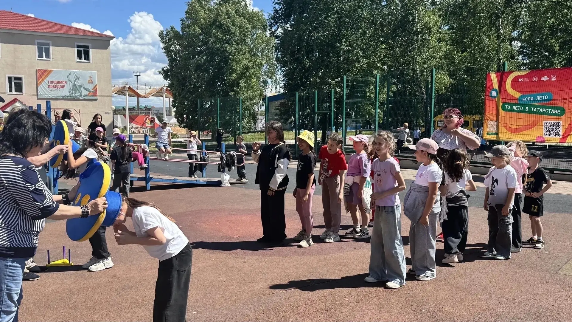 18 июня в парке «Доброты» прошла развлекательная программа «Наше радужное лето» для детей, отдыхающи