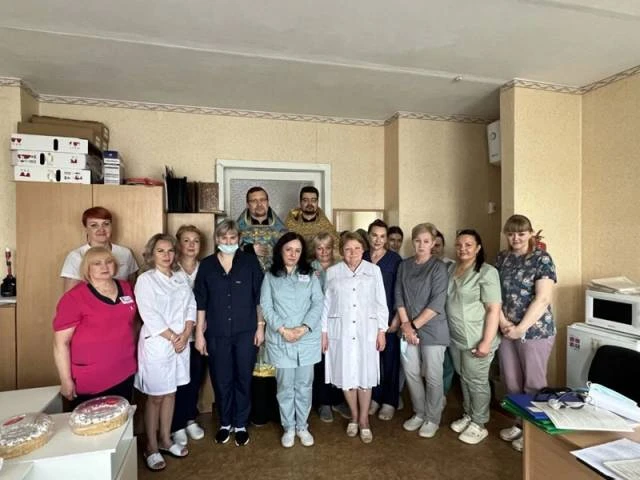 Представители Горловской епархии поздравили медиков с их профессиональным праздником (фото)

В город