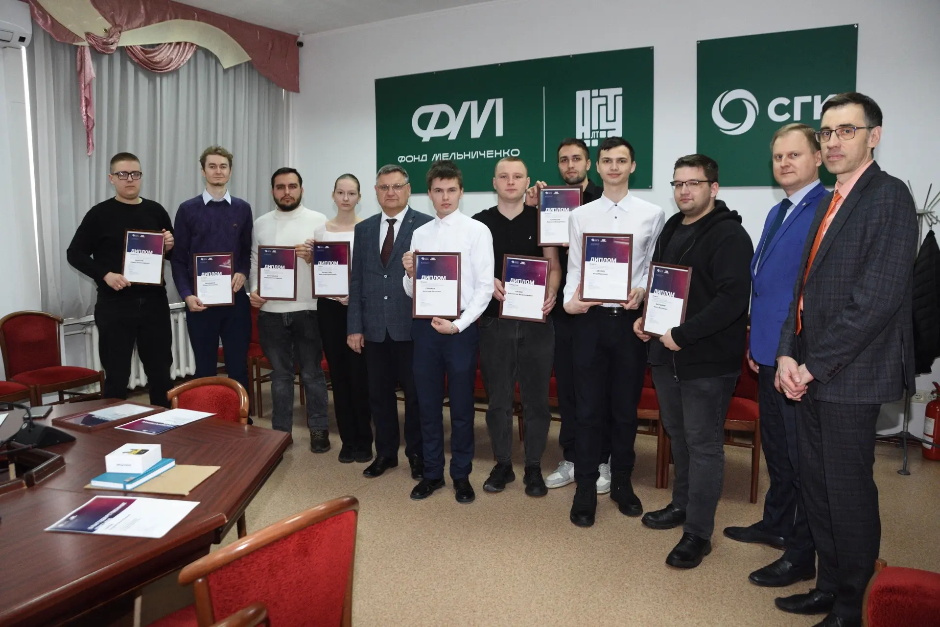 💪🏻 Вышли в полуфинал!   Студенты энергетического факультета приняли участие в отборочном этапе XIV с