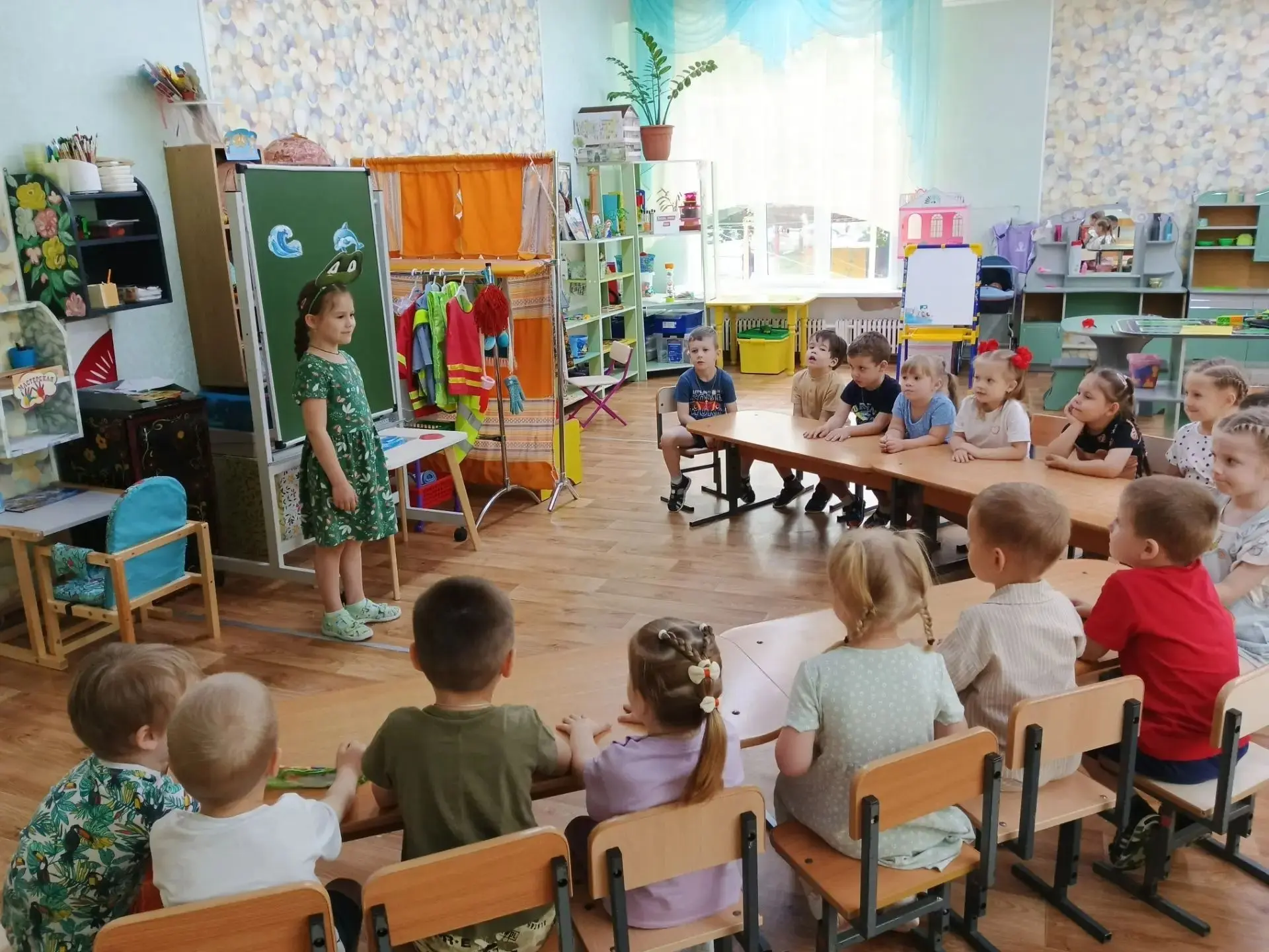🐸 Сказочная гостья из пруда: урок безопасности от Ква-Ква!

Сегодня в группах №4 и №7 случилось нас