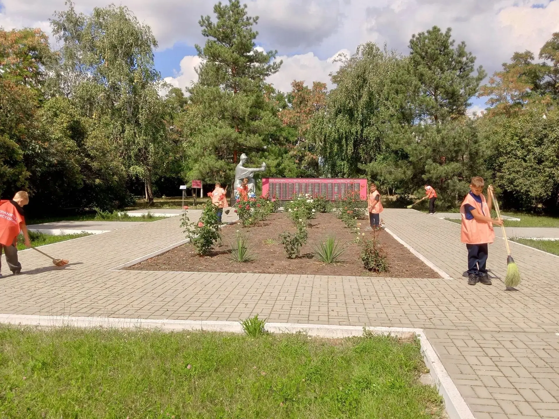 В рамках волонтёрской деятельности активисты «Движения Первых» нашей школы организовали...
