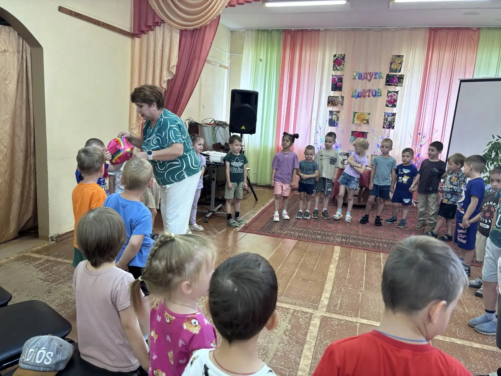 Году Единства народов России посвящается