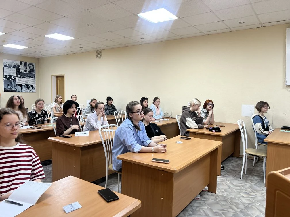💗 «К себе нежно»:  второй день проекта о женском здоровье для подростков.  Под руководством врача ак