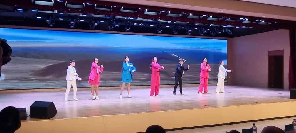 🥳 Поздравляем вокальную группу «Всплеск» нашего лицея! 🎤  Наши юные таланты вернулись с Международно