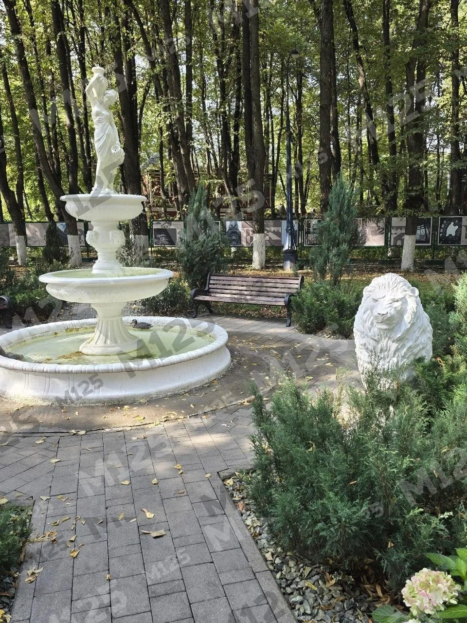 Андрей Архипов напомнил, что в усадьбе Михалково в разных уголках красуются статуи льво...
