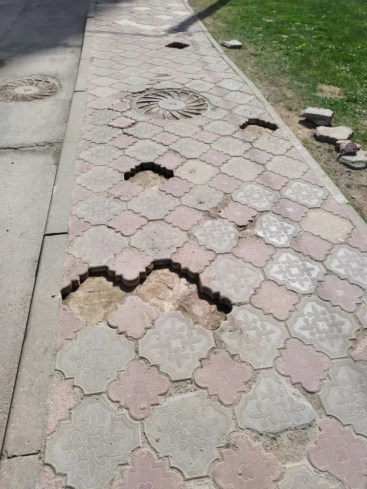 Ремонт тротуарной плитки.