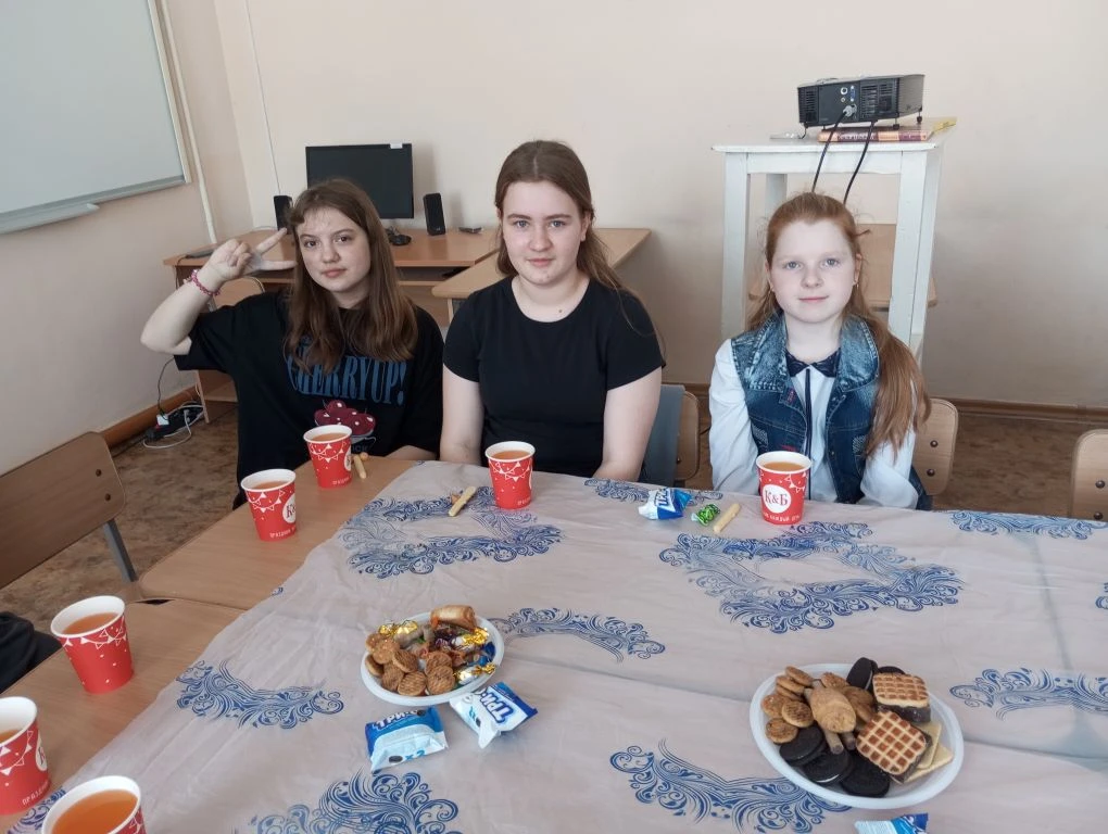 🎉 В 6Б классе прошла долгожданная «Цветная неделя», которая стала настоящим праздником творчества, д