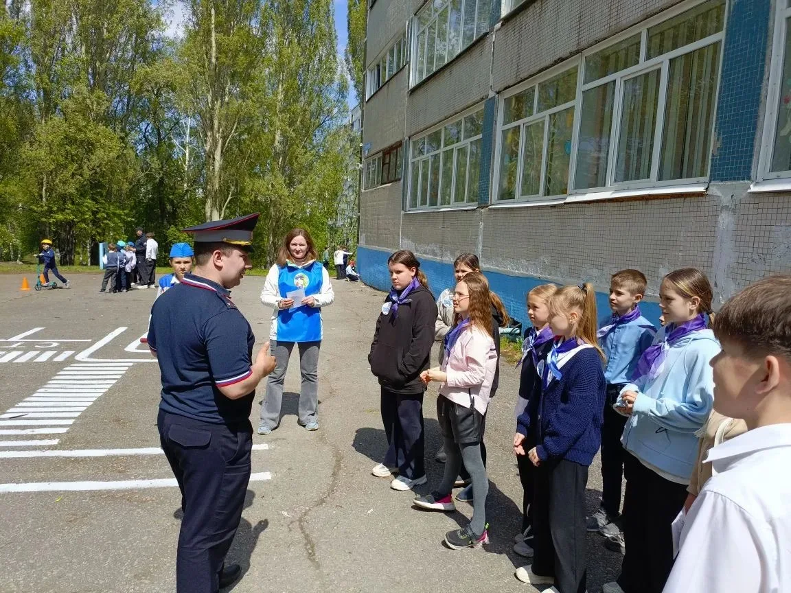 👮‍♂Сотрудники Госавтоинспекции Новокузнецка провели профилактическое мероприятие в школе Nº14 Новоил