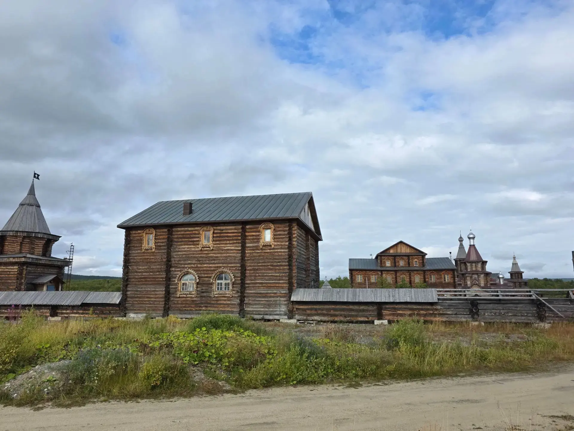 Луостари. Самый северный православный мужской монастырь.