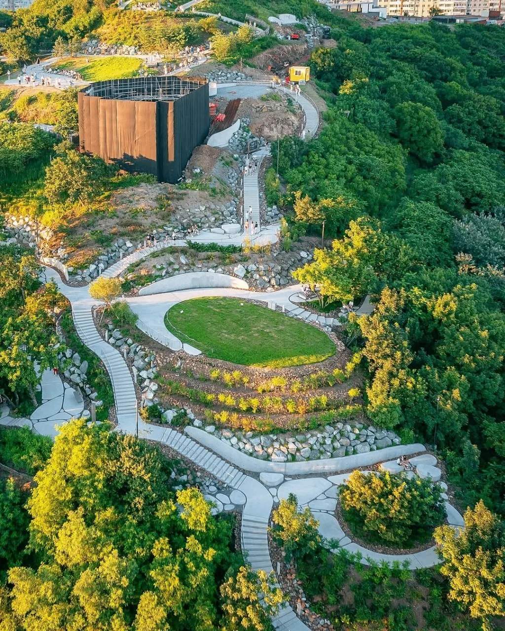 🌳  Нагорный парк, Владивосток
#ПриморскийКрай
📌 Одно из самых популярных панорамных мест во Владив