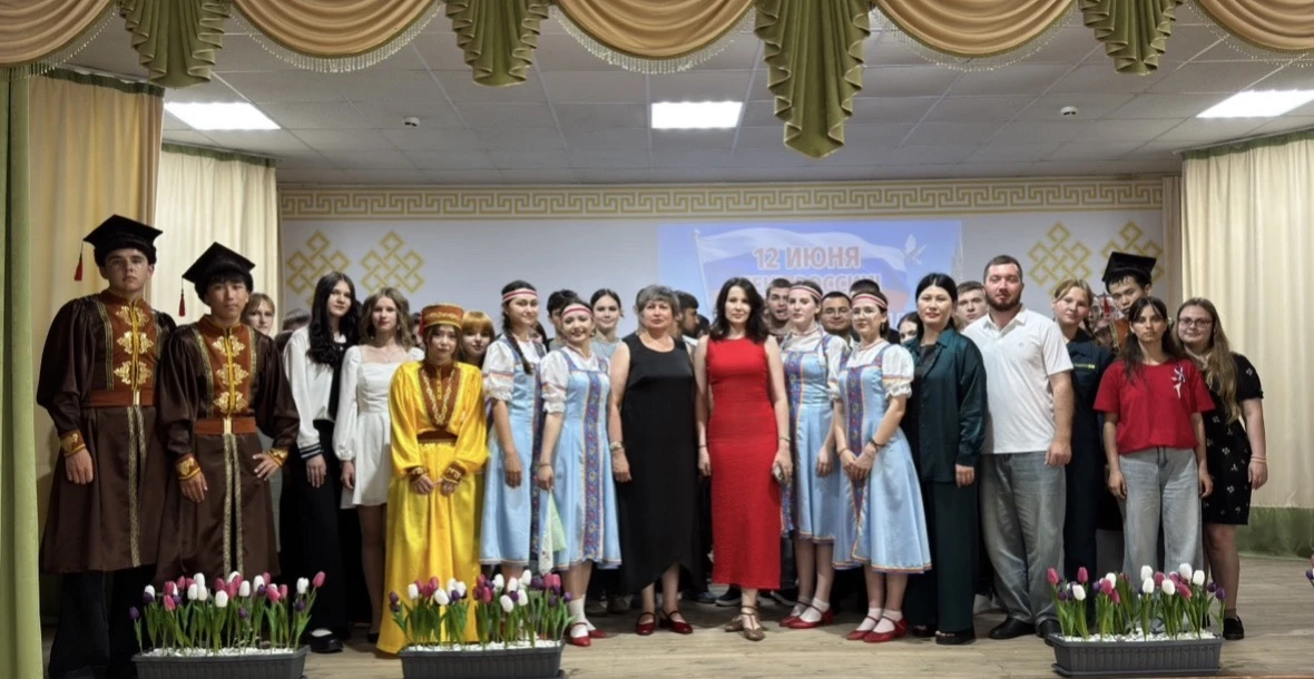 🇷🇺 В сердце каждого из нас живет Россия!

В преддверии Дня России наши преподаватели Салманова Сев