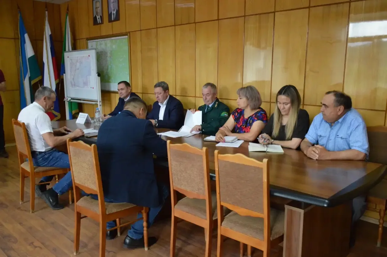 Министр лесного хозяйства Республики Марат Шарафутдинов провел прием граждан. Руководитель ООО «УфаЛ