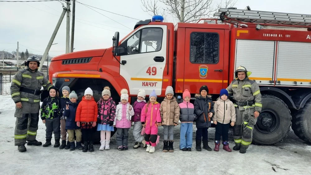 Профессия, которая важна. В детском саду ребятам рассказали о своей профессии сами пожарные.